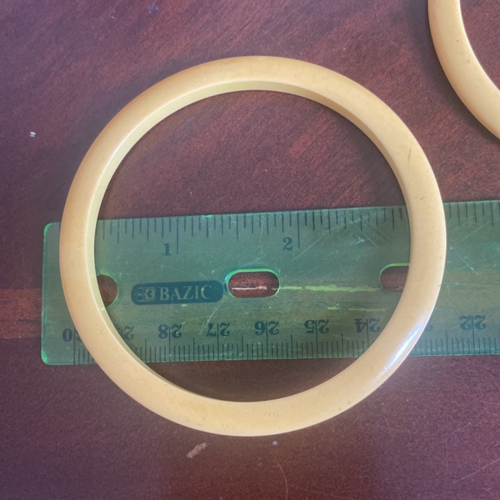 Butterscotch Bakelite bangles - Picture 3 of 4